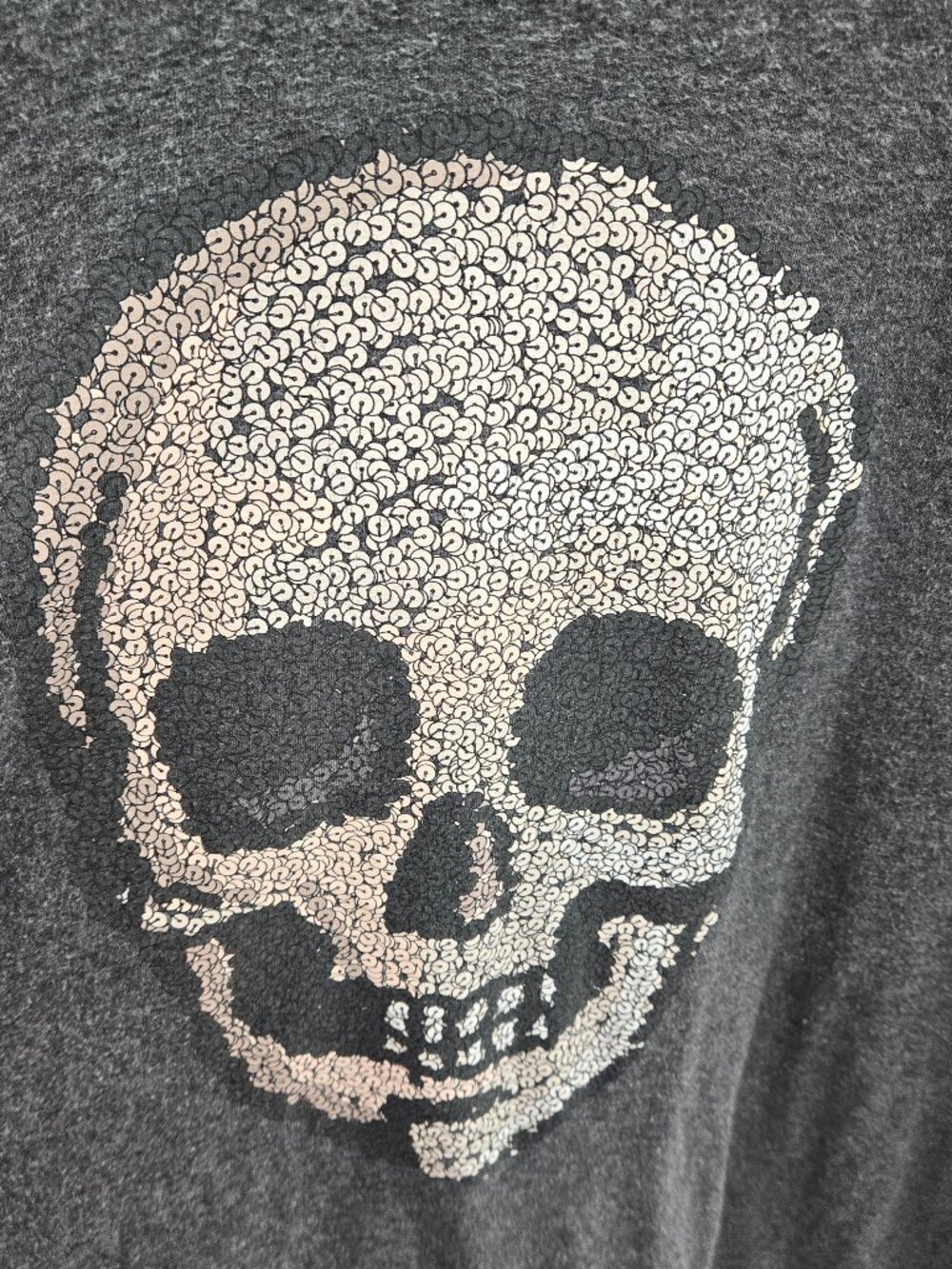 Torrid Super Soft Slub Charcoal Skull Sequin T-Shirt Size 4/4x - Picture 3 of 11